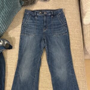 American Eagle Outfitters Blue Flare Jeans! Very cute